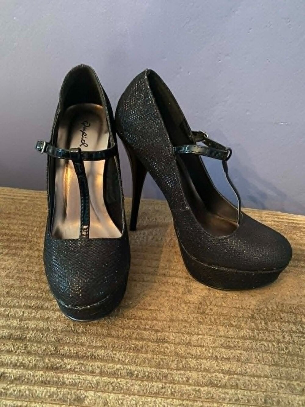QUPID T-Strap black glitter heels, size 6 1/2
